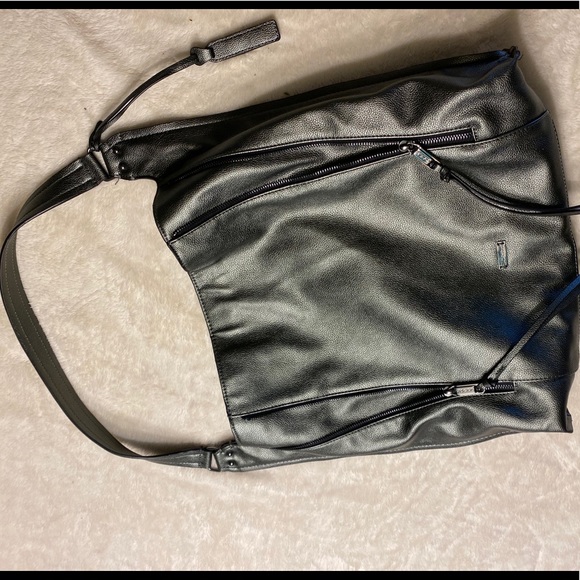 Handbags - Metallic Green Shoulder Bag